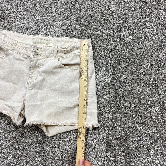 Rock & Republic Shorts Women's 12 White Frayed Hem Denim BONNAROO Stretch Casual - Picture 12 of 16